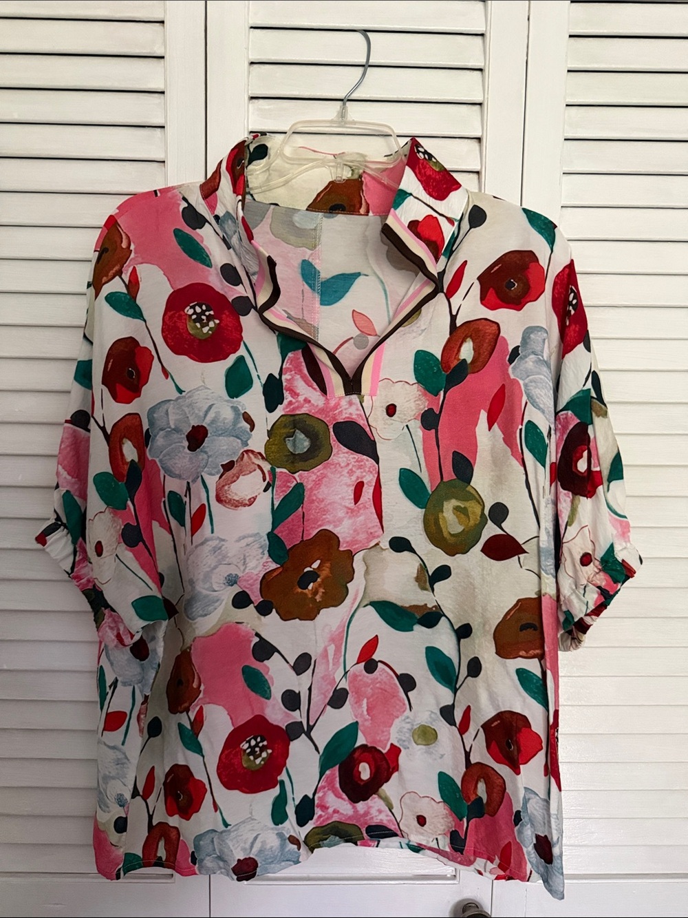 Oversized Floral V-Neck Blouse